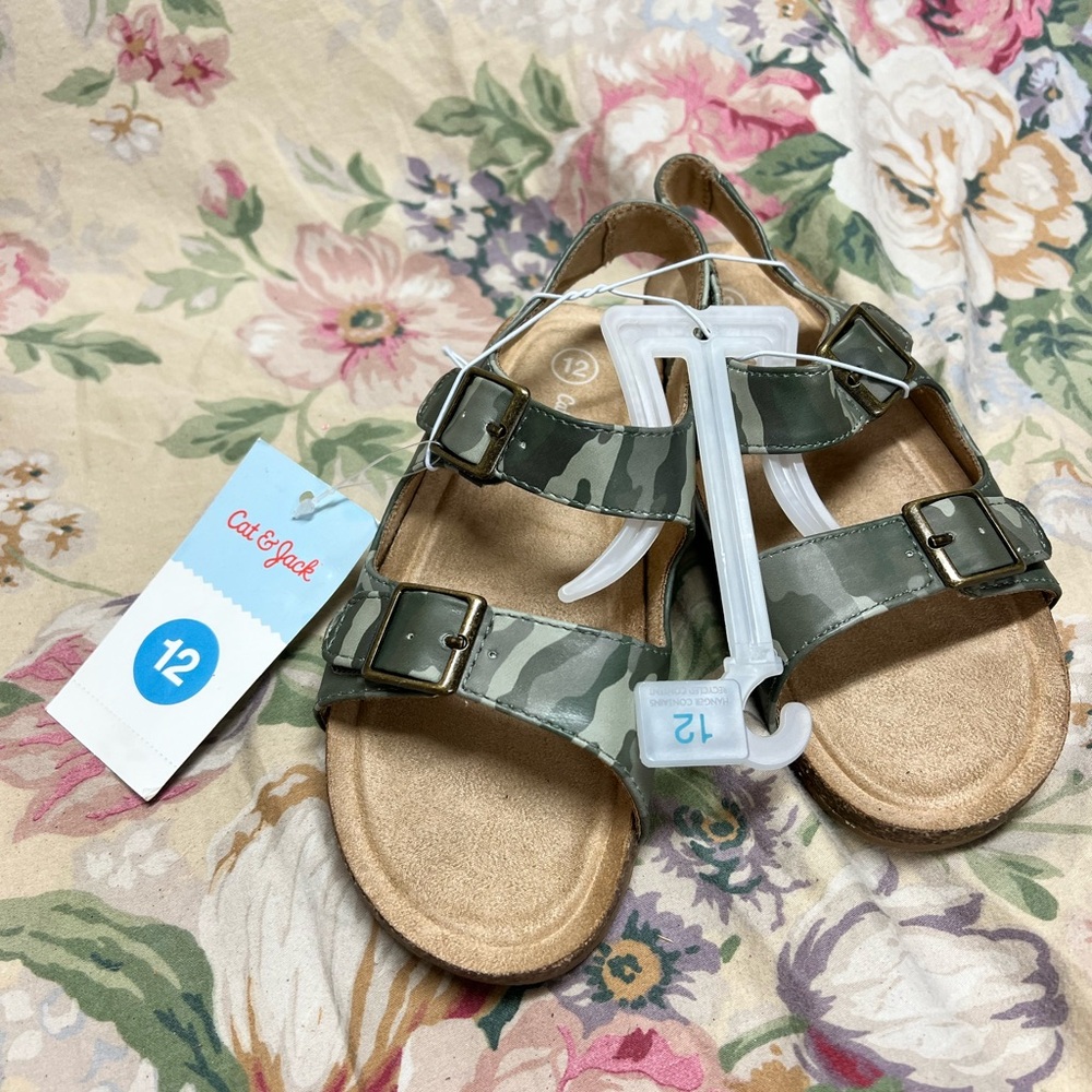 Sandles